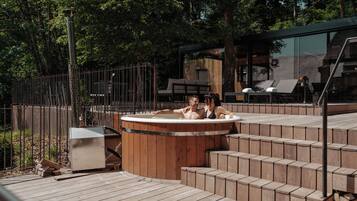 Bain à remous extérieur
