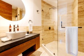 Bathroom - Panoramic Ocean View • Hot Tub • Balcony • WiFi (San José del Cabo)