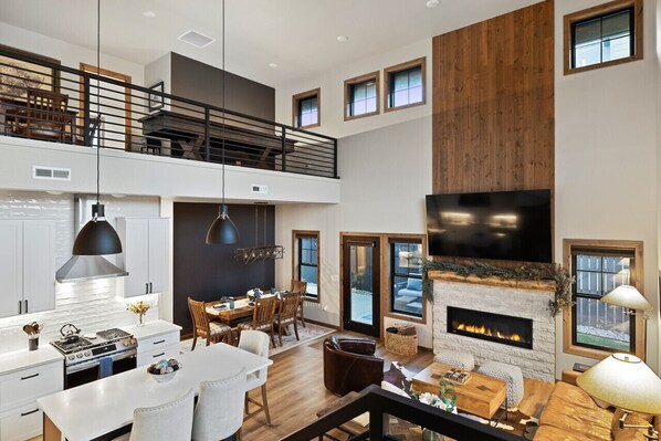 Dining - Alpine Basecamp 69 Alpine Basin Loop (Red Lodge)