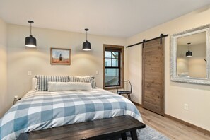 3 bedrooms, desk, iron/ironing board, WiFi - Alpine Basecamp 69 Alpine Basin Loop (Red Lodge)