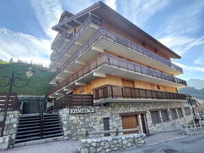 ا�لمنشأة من الخارج