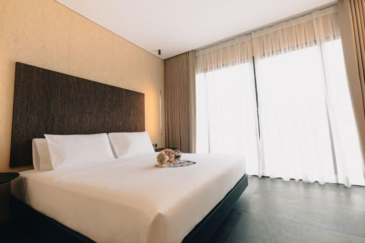 In-room safe, blackout drapes, iron/ironing board, WiFi (free)