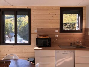 Réfrigérateur, micro-ondes, lave-vaisselle