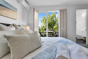 2 Schlafzimmer, Schreibtisch, Bügeleisen/Bügelbrett, kostenloses WLAN