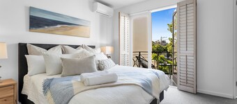 Bev's Retreat by Ready Set Stay - peaceful retreat and close to all attractions.