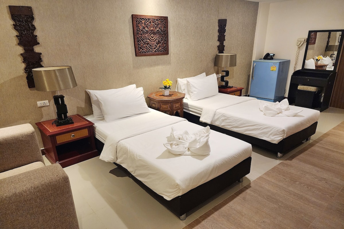 Kamar Twin Superior, 2 Tempat Tidur Twin | Meja kerja, tempat tidur lipat/tambahan, Wi-Fi gratis, dan seprai linen