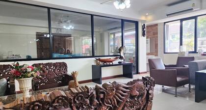 KIM HOTEL AT BANGPLONG