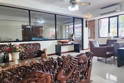 KIM HOTEL AT BANGPLONG
