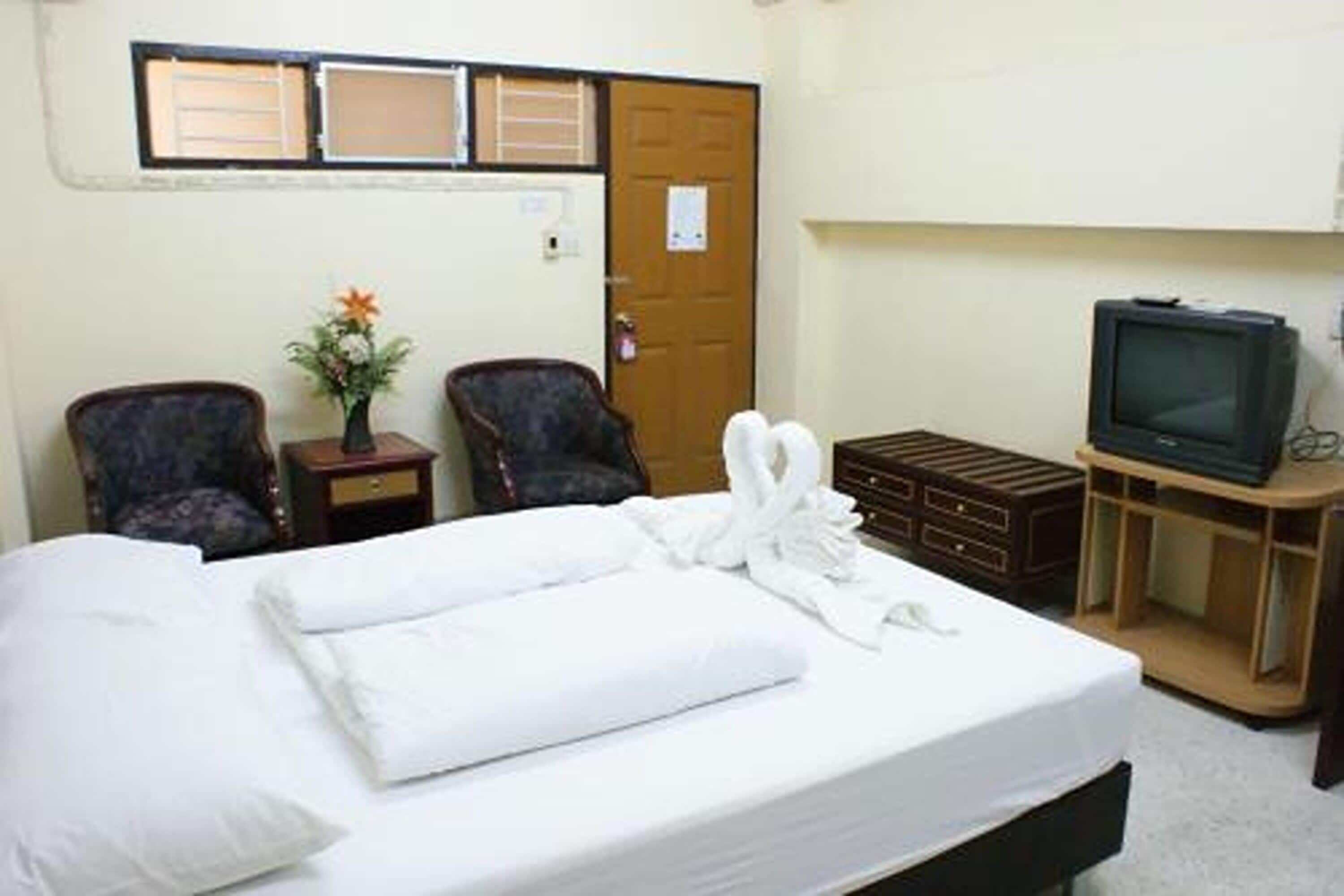 Desk, rollaway beds, free WiFi, bed sheets