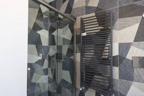 Panoramic Apartment | Bathroom shower - notaMi - Edolo Terrace (Milan)