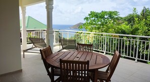 Outdoor dining - Appartement Vina, un Cocon Entre mer D'azur et Végétation Luxuriante (Gustavia)