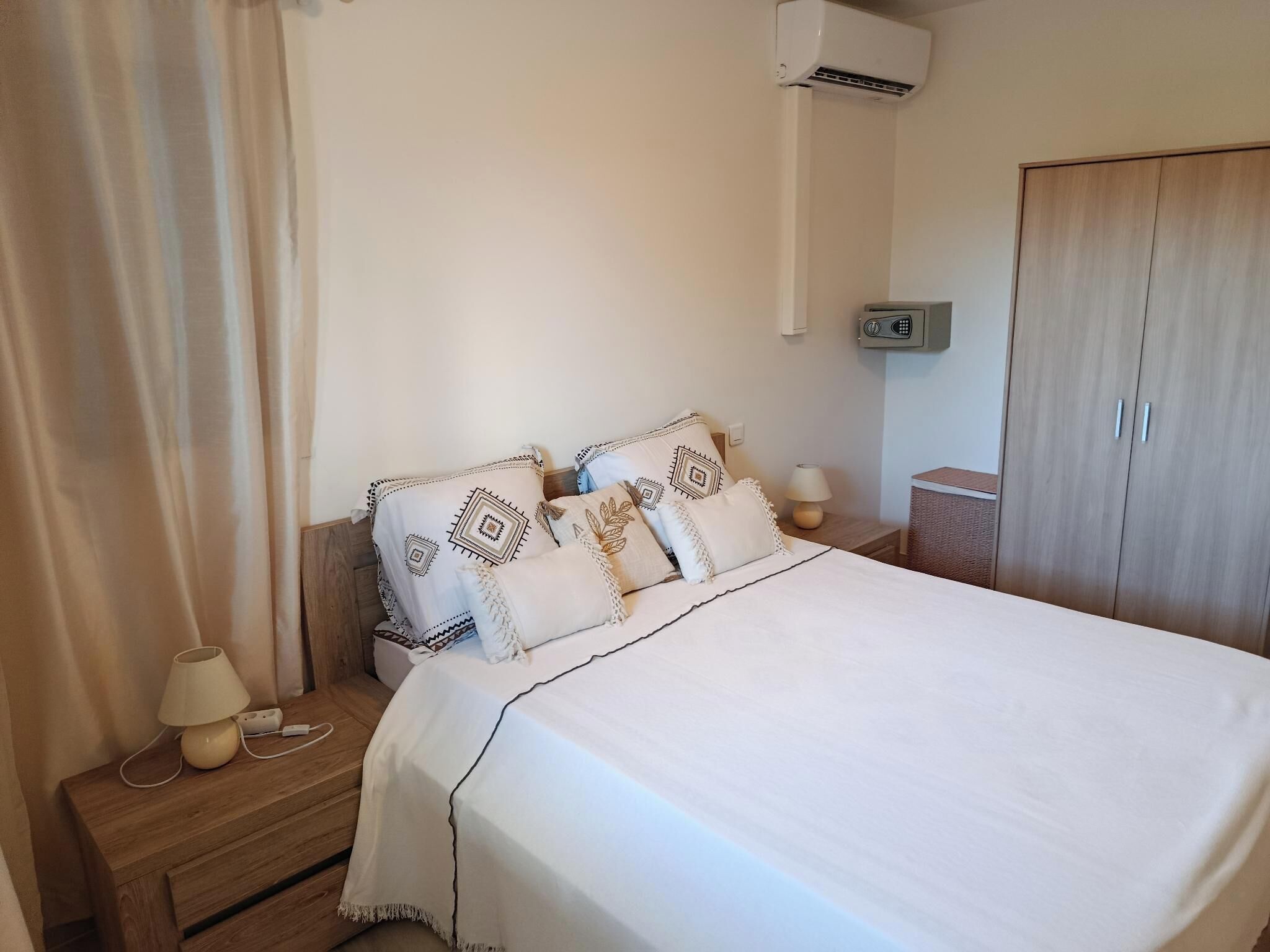 2 Schlafzimmer, Zimmersafe, kostenloses WLAN, Bettwäsche