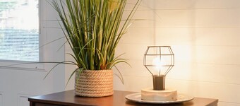 3 blocks from downtown, Pet Friendly. Natural Grocers, Awesome Shower