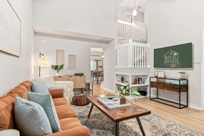 TV - Boho SoCo- 8 mins to Credit  One, 20 mins to DTWN (Charleston)