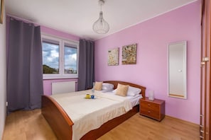 1 bedroom, iron/ironing board, WiFi, bed sheets