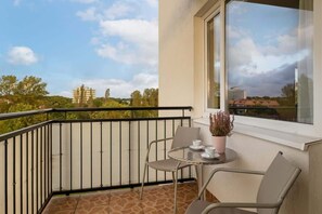 Outdoor dining - Okopowa 10A | Unique Apartment | Parking (Kolobrzeg)