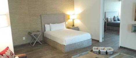 2 soverom, skrivebord, strykejern/-brett og wi-fi