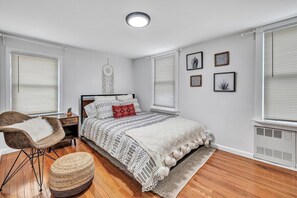 2 chambres, fer et planche à repasser, Wi-Fi, draps fournis