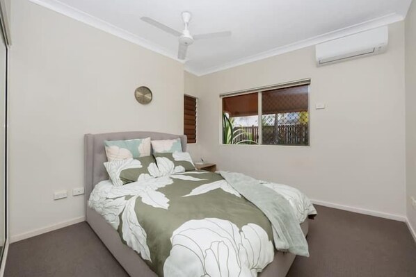 2 bedrooms, iron/ironing board, WiFi, bed sheets