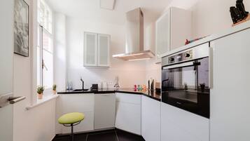 Kühlschrank, Ofen, Herdplatte, Geschirrspüler