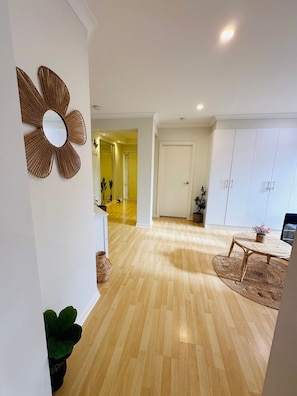 Interior - Ocean Breeze Family Getaway - Short drive to Beach, Wineries, Adventure Park (Ocean Grove)