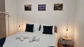 3 bedrooms, iron/ironing board, WiFi, bed sheets
