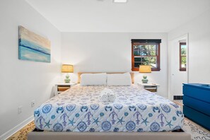 3 bedrooms, iron/ironing board, free WiFi, bed sheets - 3-Bedroom Home in Fort Walton Beach~Free Activities~Short Drive to Beach! (Fort Walton Beach)