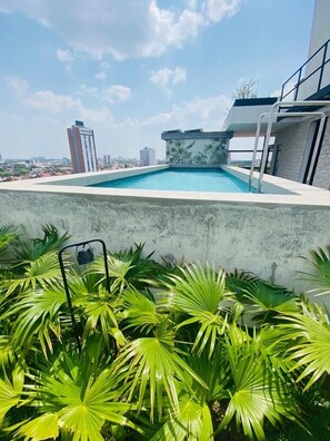 Outdoor pool - Airbnben Santa Cruz Bolivia (Santa Cruz de la Sierra)