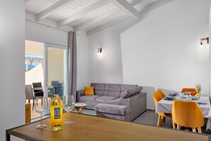 Dining - Villa Maria – brand new villa with a garden in Valledoria (Valledoria)