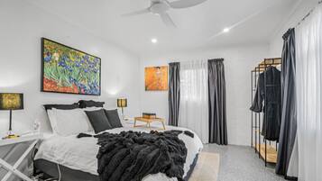 2 bedrooms, in-room safe, iron/ironing board, free WiFi