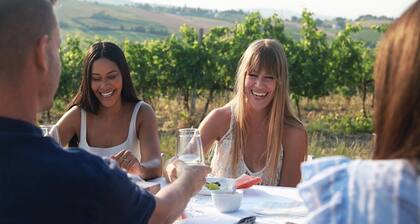 Hahndorf Providence Cottage 30 minutes from the CBD. Pet friendly. Outdoor bath