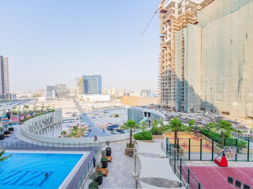 Lovely Studio with Cozy Balcony and Outdoor Pool