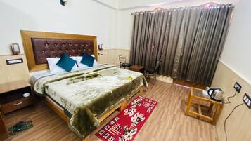 Deluxe Double Room | Free WiFi, bed sheets