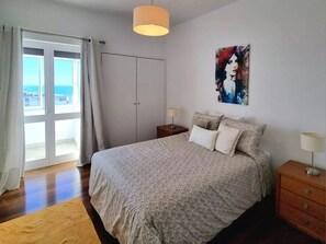 3 Schlafzimmer, Bügeleisen/Bügelbrett, WLAN, Bettwäsche