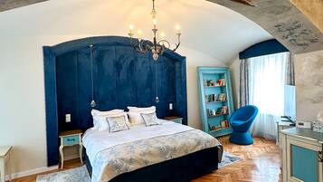 Deluxe Suite | 1 bedroom, free minibar items, individually decorated