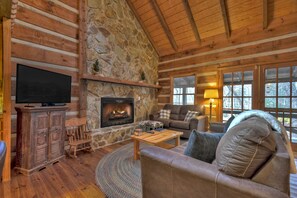 Smart TV, fireplace - Indulge in "Just One More Night", a pet-friendly creekfront retreat boasting a spacious outdoor deck, hot tub, firepit, and WiFi (Blue Ridge)