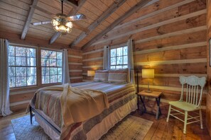 2 slaapkamers, een bureau, een strijkplank/strijkijzer, gratis wifi