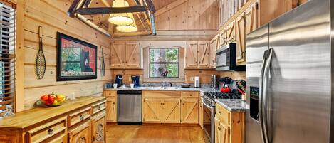 Køleskab, mikrobølgeovn, ovn, kogeplade