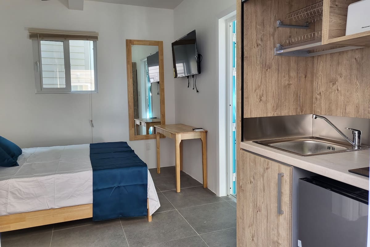 Deluxe Suite | Premium bedding, pillowtop beds, in-room safe, desk
