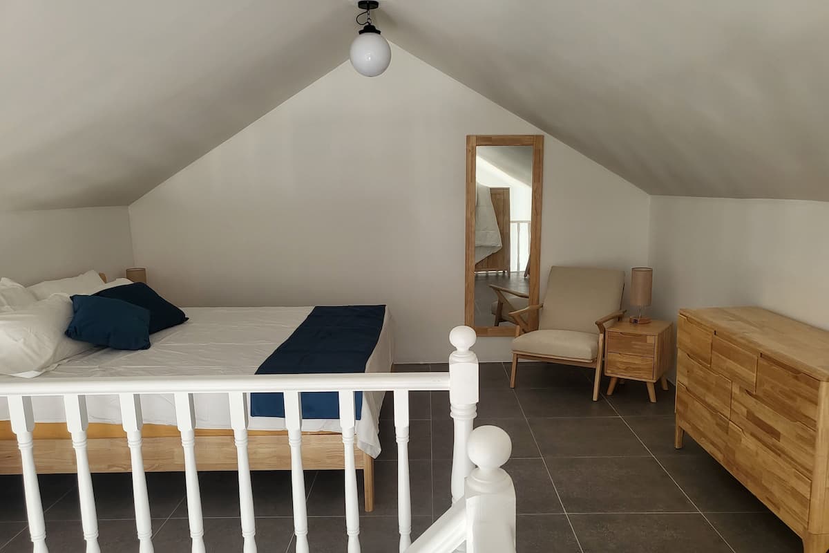 Deluxe Loft | Premium bedding, pillowtop beds, in-room safe, desk