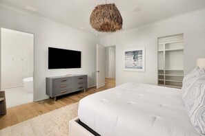 7 bedrooms, iron/ironing board, free WiFi, bed sheets