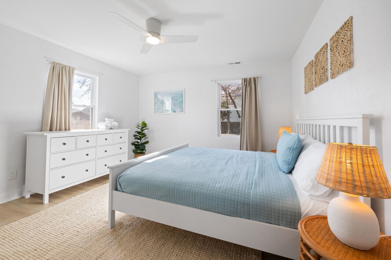 4 chambres, fer et planche à repasser, lit parapluie, Wi-Fi gratuit
