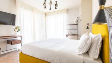 Deluxe Room | Desk, free WiFi, bed sheets