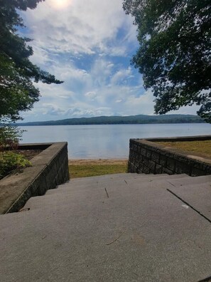 Property grounds - Webster Lake Escape! (Franklin)