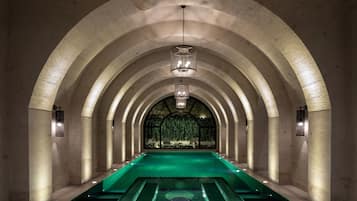 Una piscina techada