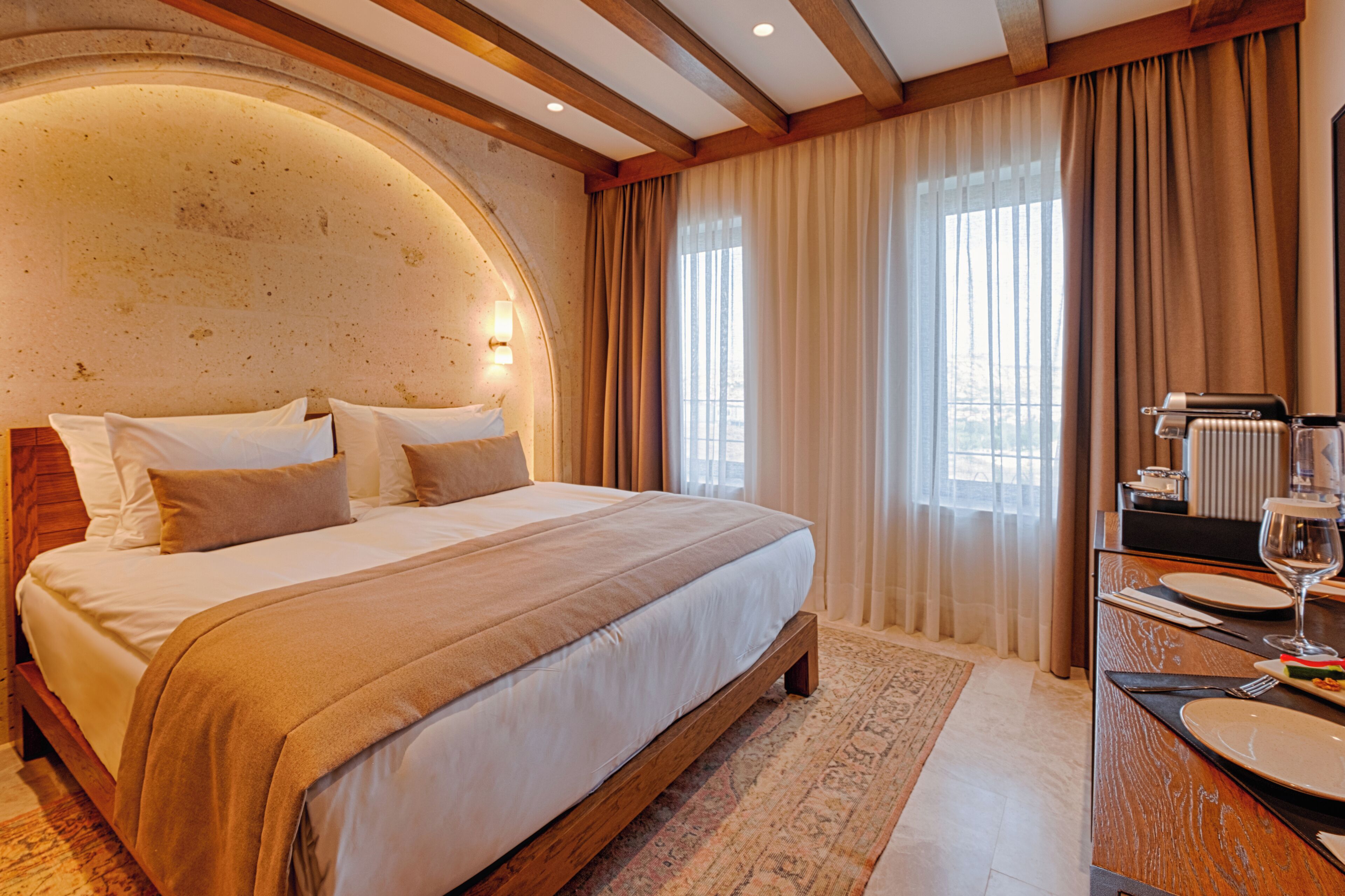 In-room safe, desk, laptop workspace, soundproofing