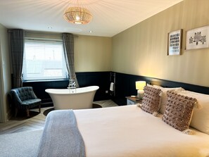 4 bedrooms, iron/ironing board, WiFi - Harbour Way - Seahouses (Seahouses)