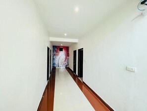 21-inch LED TV with satellite channels - Shiv Resort by ITLON HOTELS (Narendranagar)