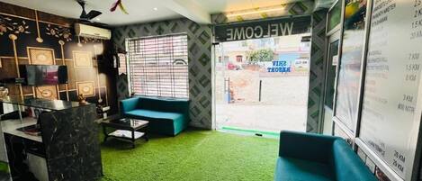 En 21-tommers LED-TV med Parabol-TV