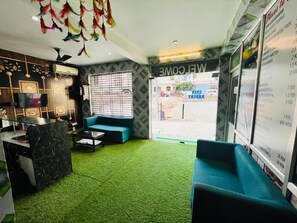 21-inch LED TV with satellite channels - Shiv Resort by ITLON HOTELS (Narendranagar)